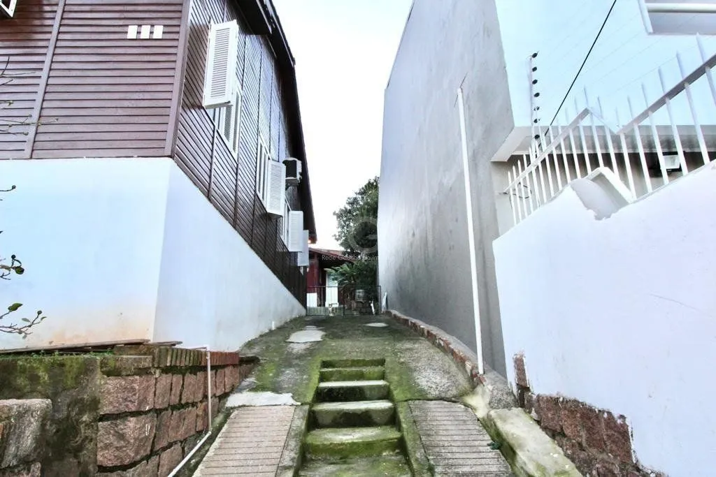 Imagem Casa para Venda - 90m², 5 dormitórios, sendo 1 suites, 5 vagas - Teresópolis