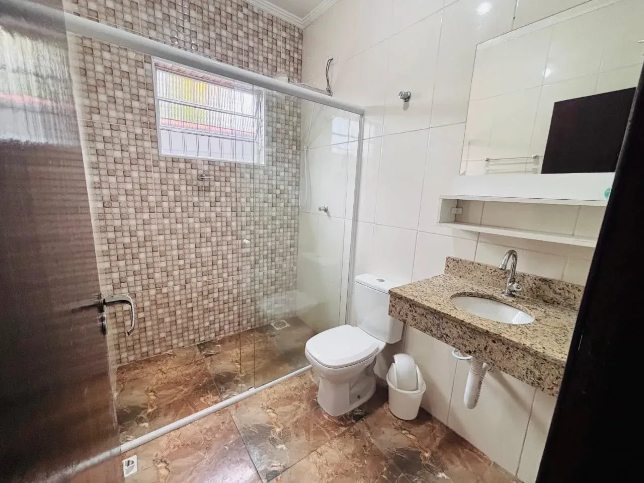 Foto do imóvel: Casa com 5 Quartos à Venda, 144, 39 m² em Pq. Balneário Itanhaem