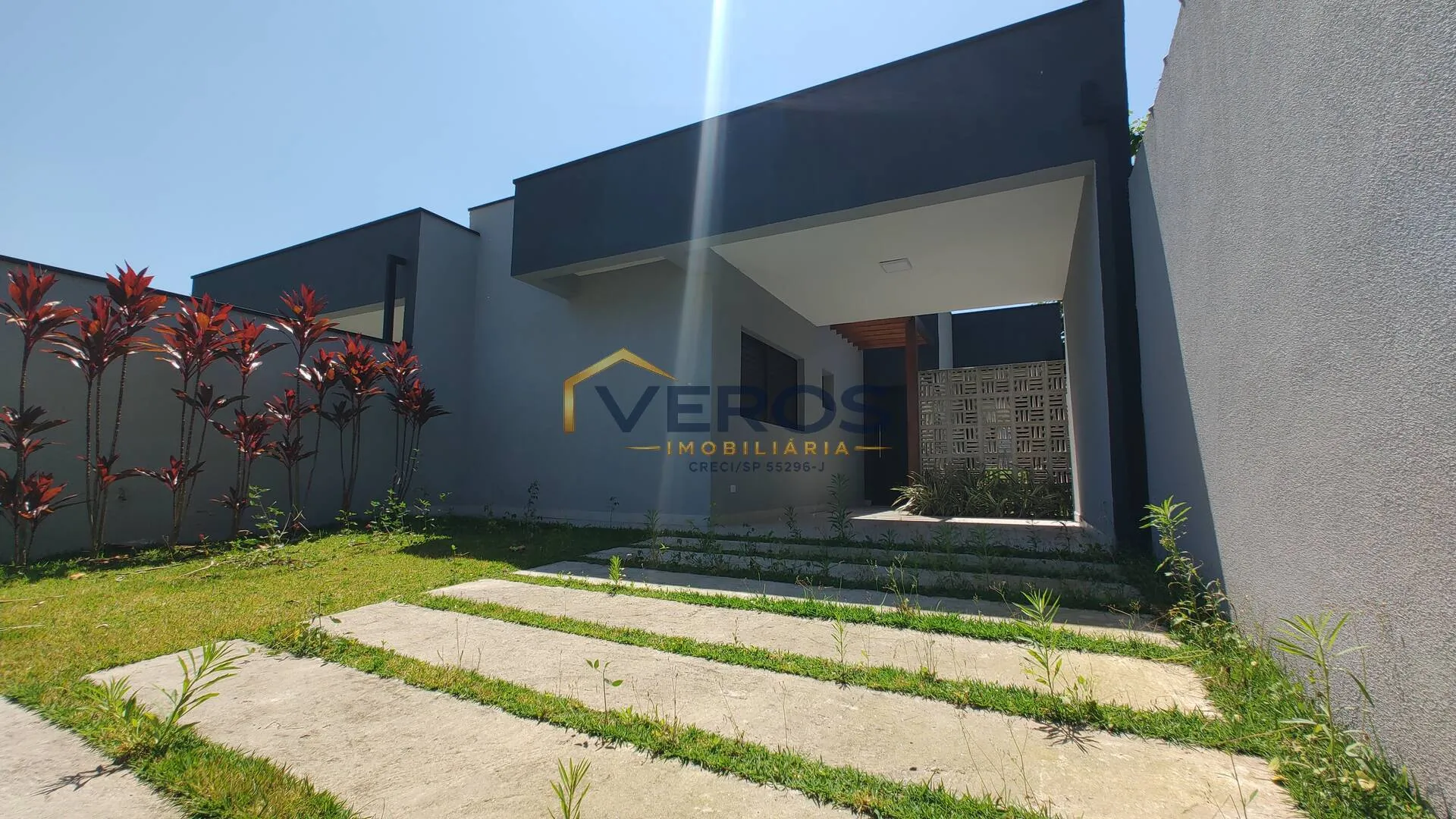 Imagem Casa a venda em Caraguatatuba Térrea com 3 suítes Jd Gaivotas