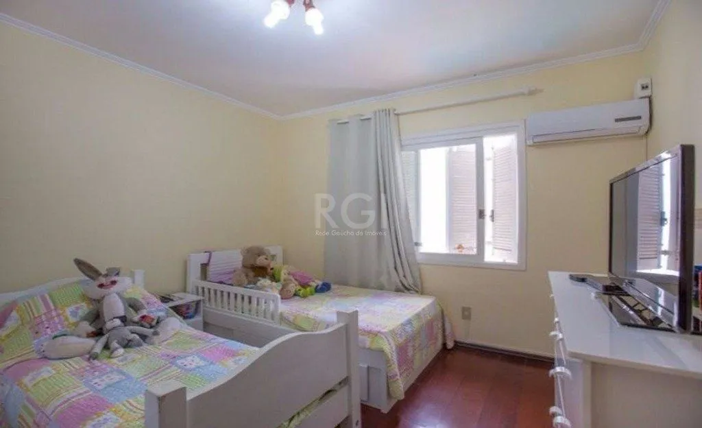 Imagem Casa para Venda - 309m², 3 dormitórios, sendo 1 suites, 3 vagas - Medianeira