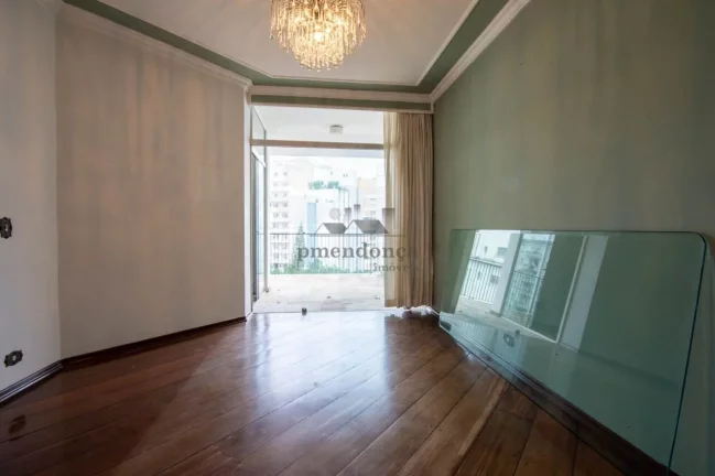 Imagem . Apartamento com 207 m², 3 dormitórios, 2 suítes, living para 2 ambientes, copa e cozinha, área...