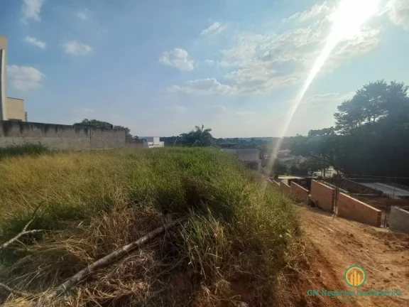 Imagem Terreno em aclive com platô 520m2 otimo condominio Reserva do Moinho