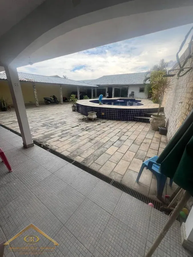 Imagem Casa em Condomínio para Venda em São Pedro da Aldeia / RJ no bairro Campo Redondo
