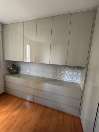Imagem Apartamento 3 Quartos com Suíte, Varanda e 2 Vagas Paralelas.