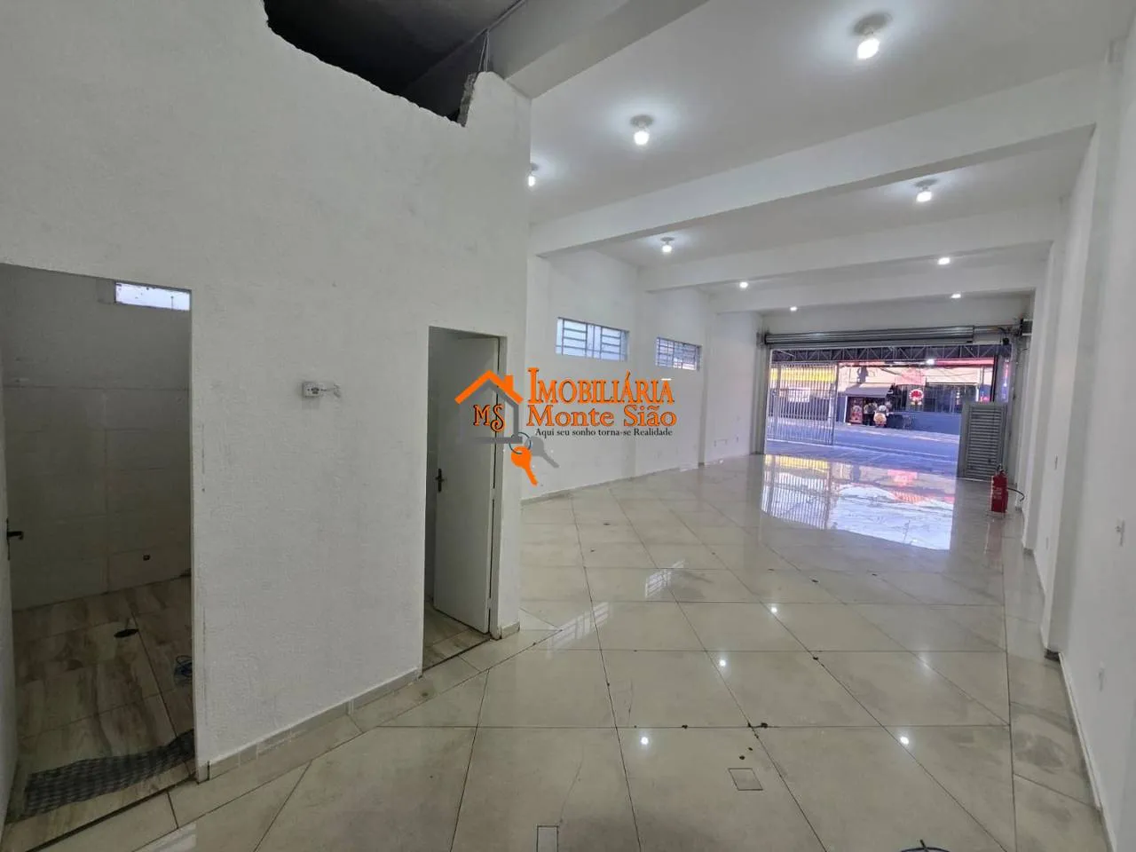 Imagem Salão para alugar, 150 m² por R$ 8.208,47 - Centro - Guarulhos/SP