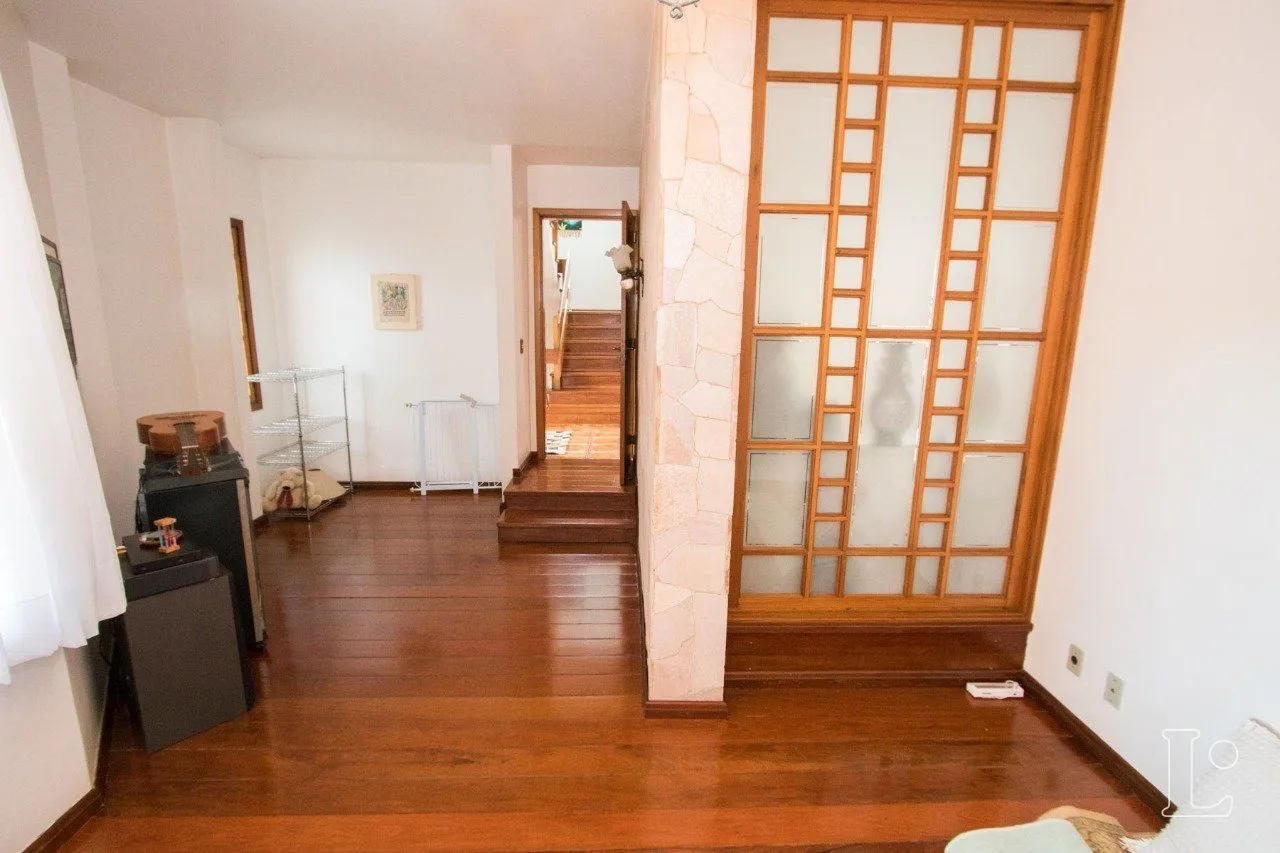 Imagem Casa para Venda - 416.89m², 4 dormitórios, sendo 1 suites, 5 vagas - Tristeza