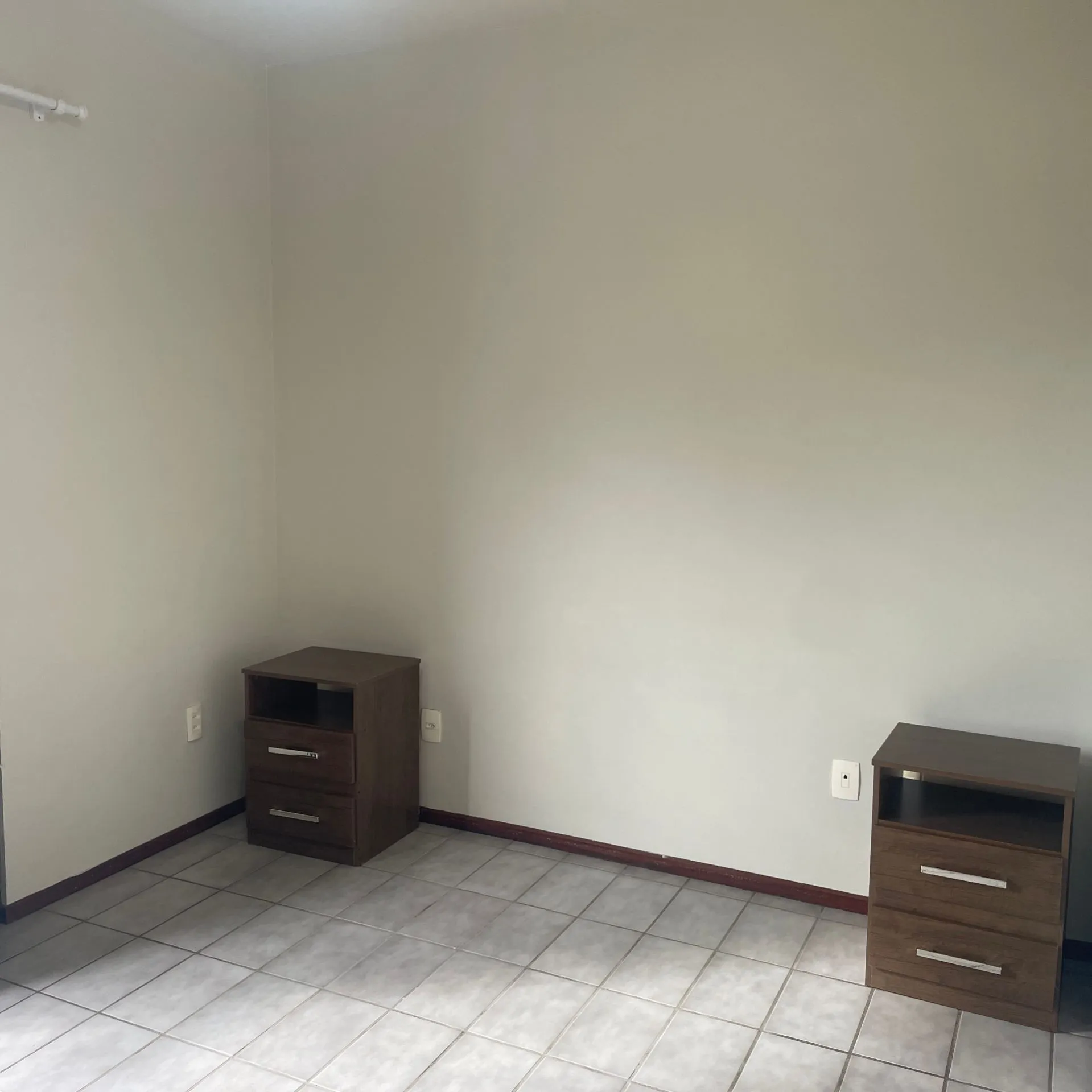 Imagem Apartamento de um dormitório, semimobiliado, para locação anual em Jurerê