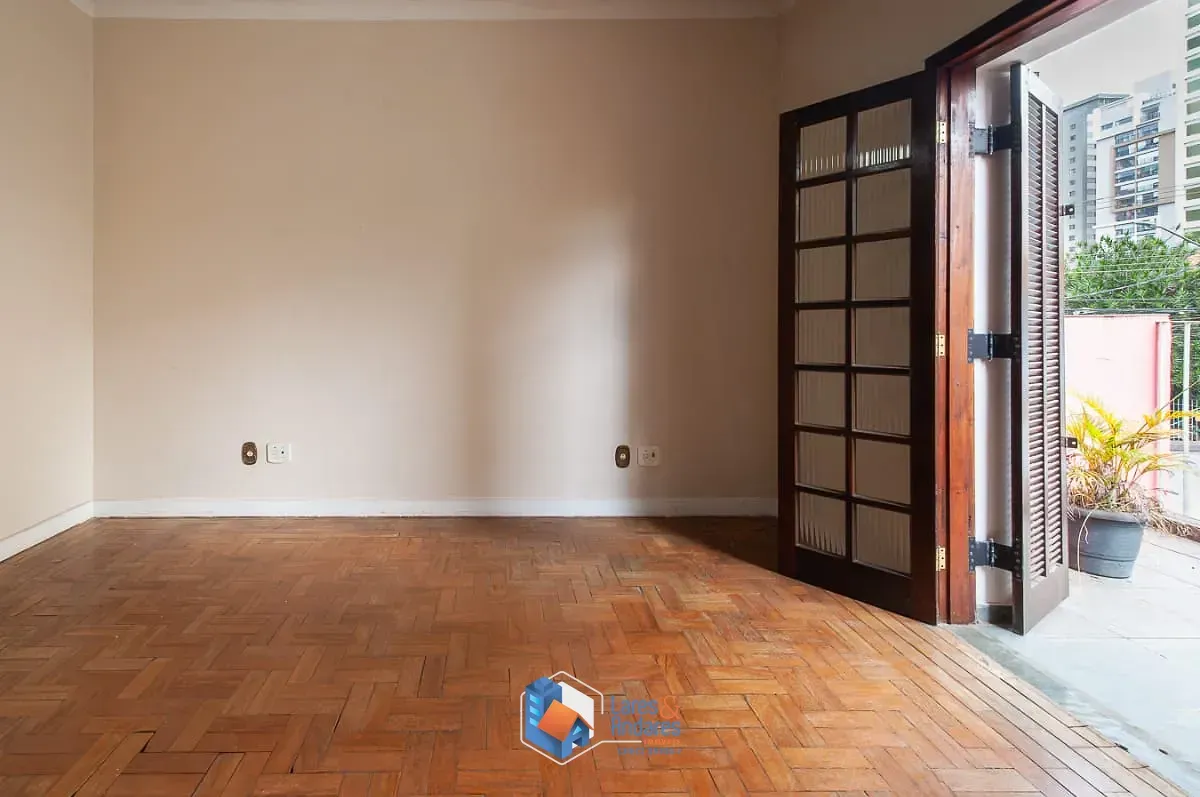 Imagem Sobrado para venda em Perdizes com 2 quartos, sendo 1 suíte, 195m²
