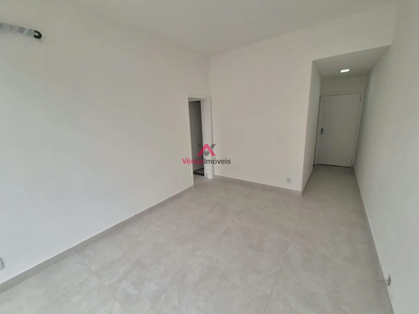 Imagem Apartamento para Venda em Rio de Janeiro, Leme, 2 dormitórios, 1 banheiro, 1 vaga