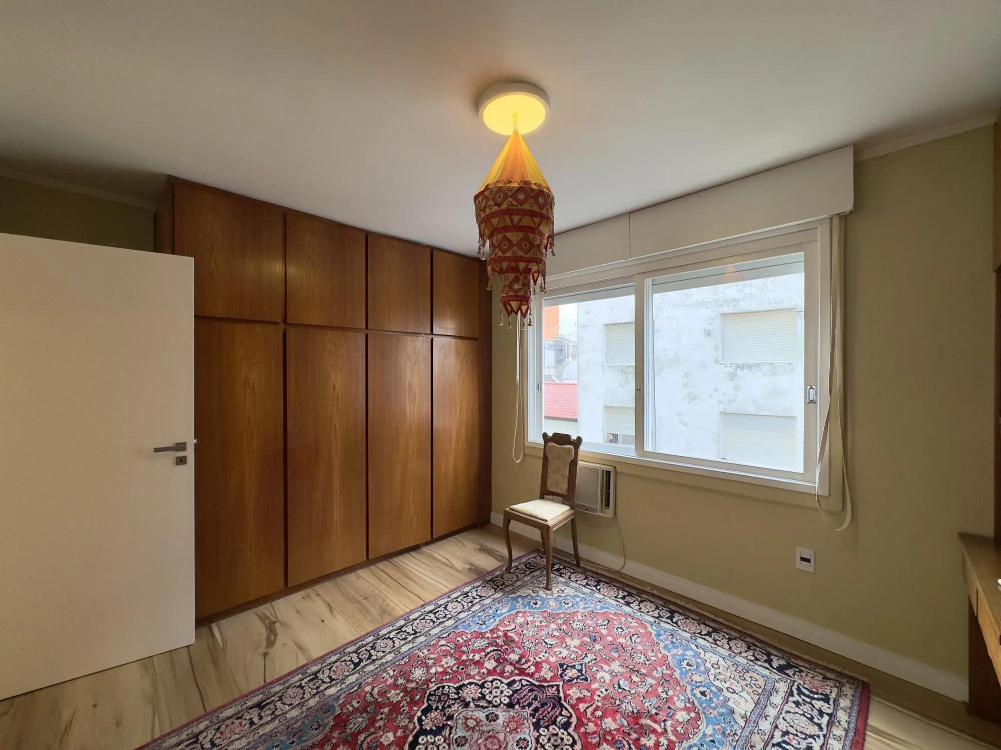Imagem Apartamento 2 dormitórios, reformado e ensolarado no Centro Histórico