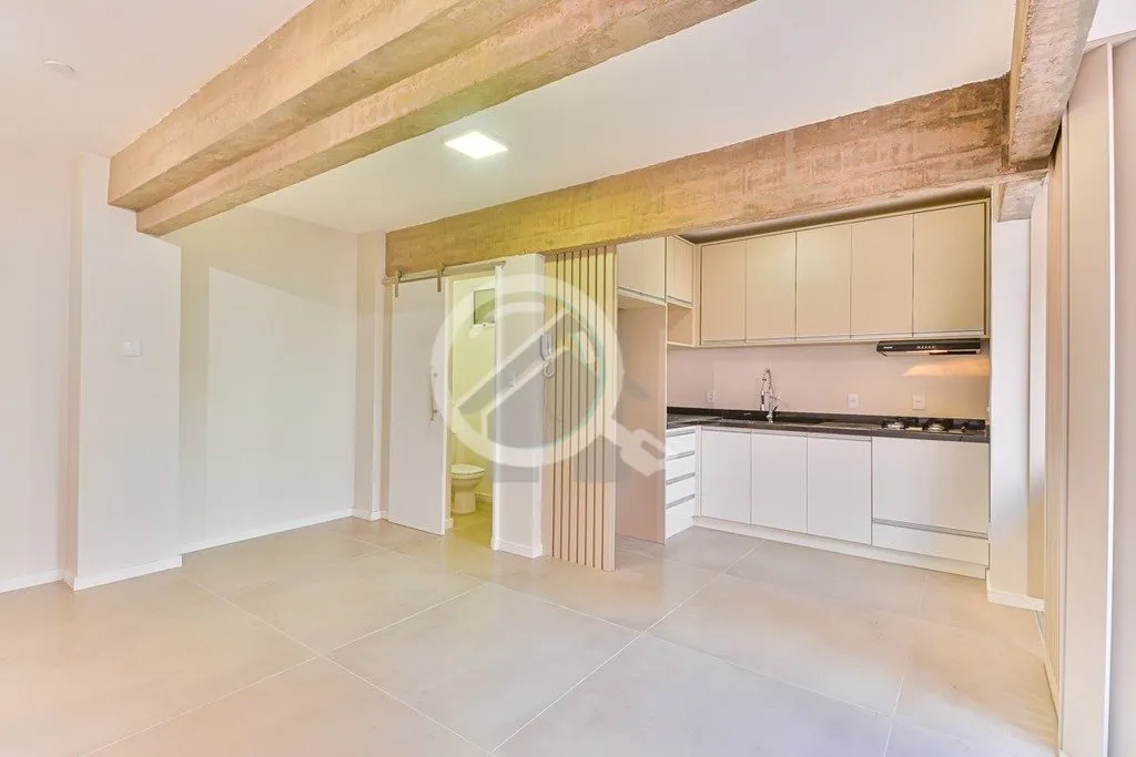 Imagem Apartamento finamente reformado em alto padrão com 2 dormitórios e 1 vaga de garagem no Bom Fim. L...