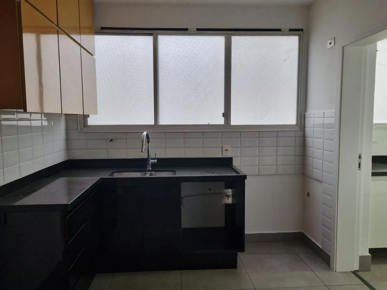 Imagem Apartamento Alto Padrão com 3 Dormitórios, Suíte e 2 Vagas no Condomínio Ipanema.
