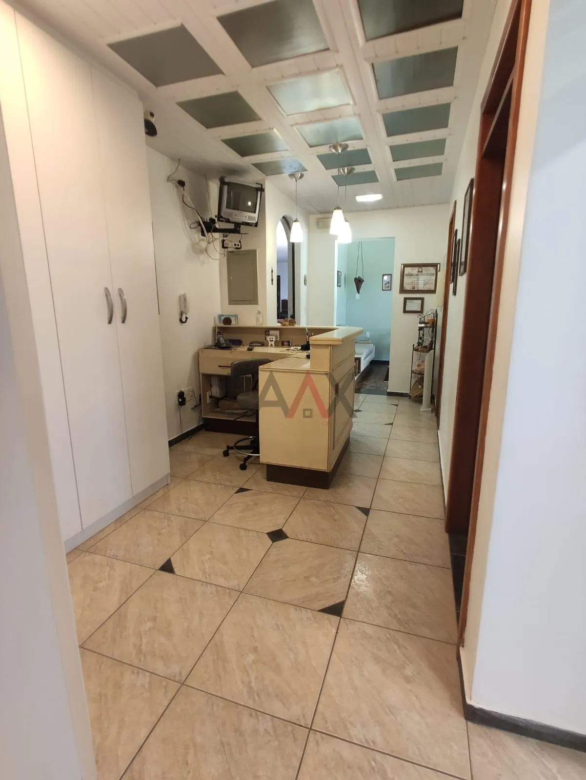 Imagem Casa à venda com ótimo terreno de 2.500m próximo ao Parque Trianon