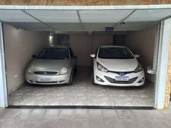 Imagem Sobrado com 200 m² sendo 2 Dormitorios e 2 Suítes e 2 Vagas de Garagens
