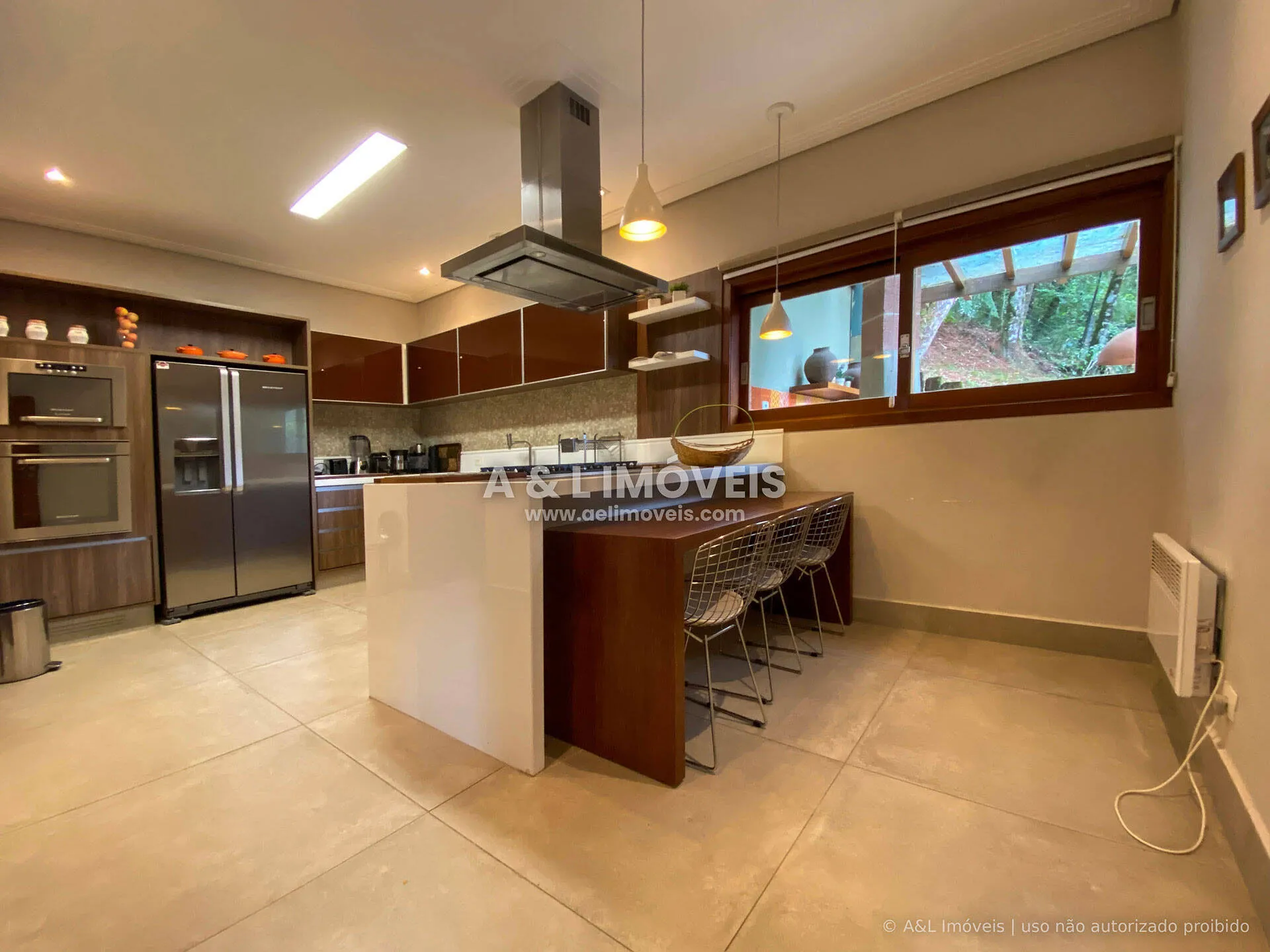 Imagem Casa alto padrão em Campos do Jordão | 5 suítes | Condomínio fechado