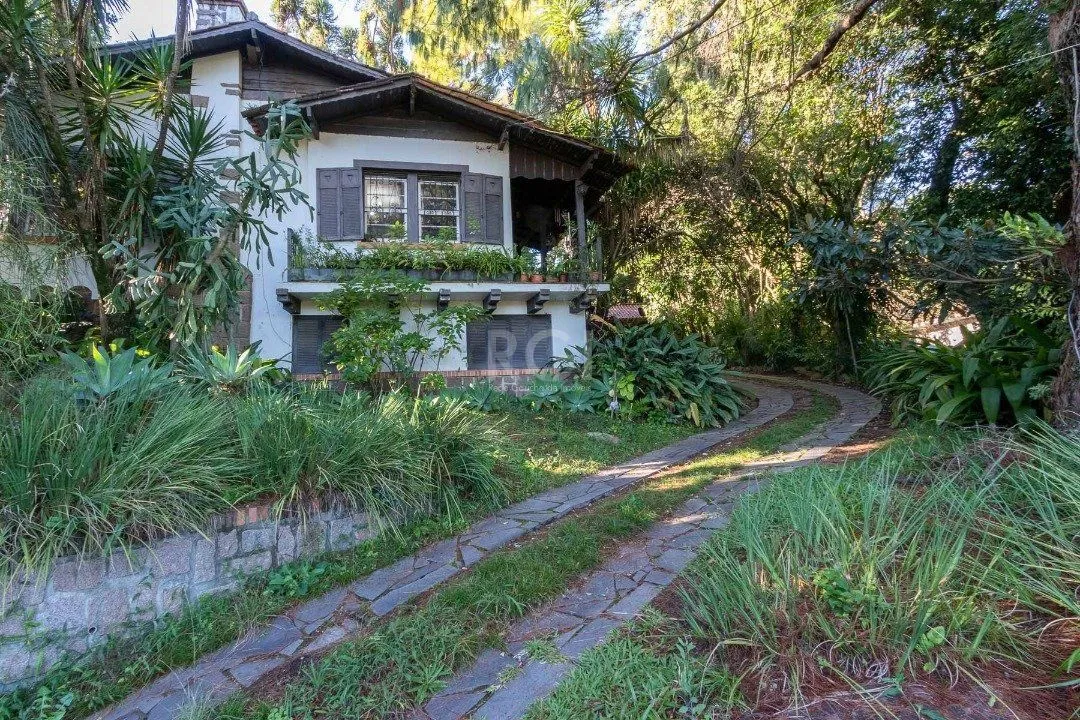 Imagem Casa para Venda - 192m², 4 dormitórios, sendo 3 suites, 4 vagas - Tristeza
