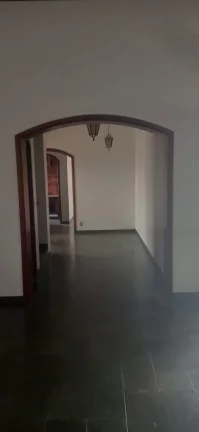 Imagem Residencia localizada no Estoril II, completa em armarios, 4 suítes.