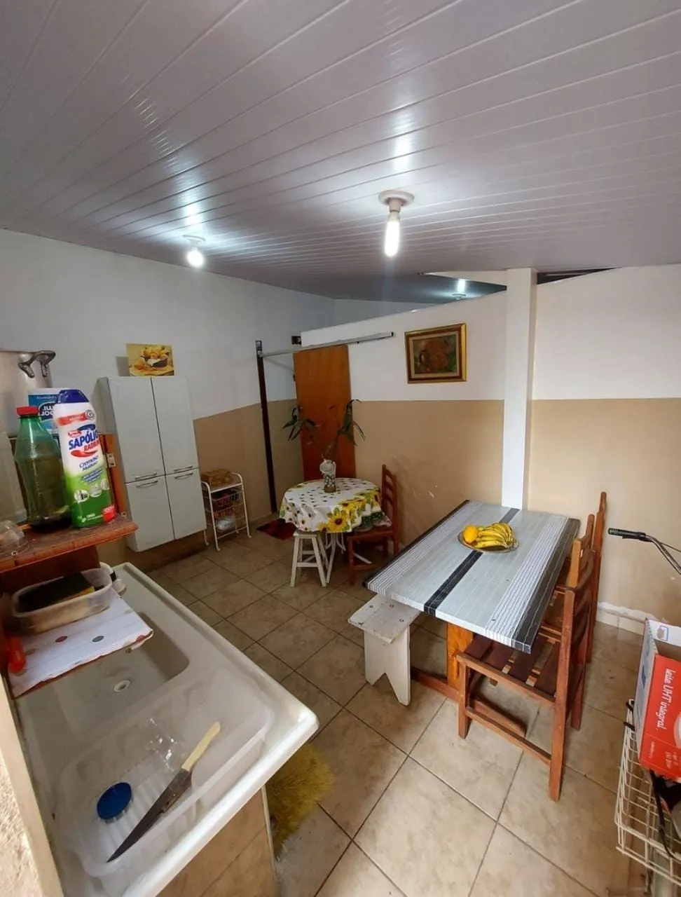 Imagem Sobrado Imponente com 4 Dormitórios, 2 Suítes, Cozinha Externa, Sacada e Ótima Estrutura à Venda - Grande Oportunidade!