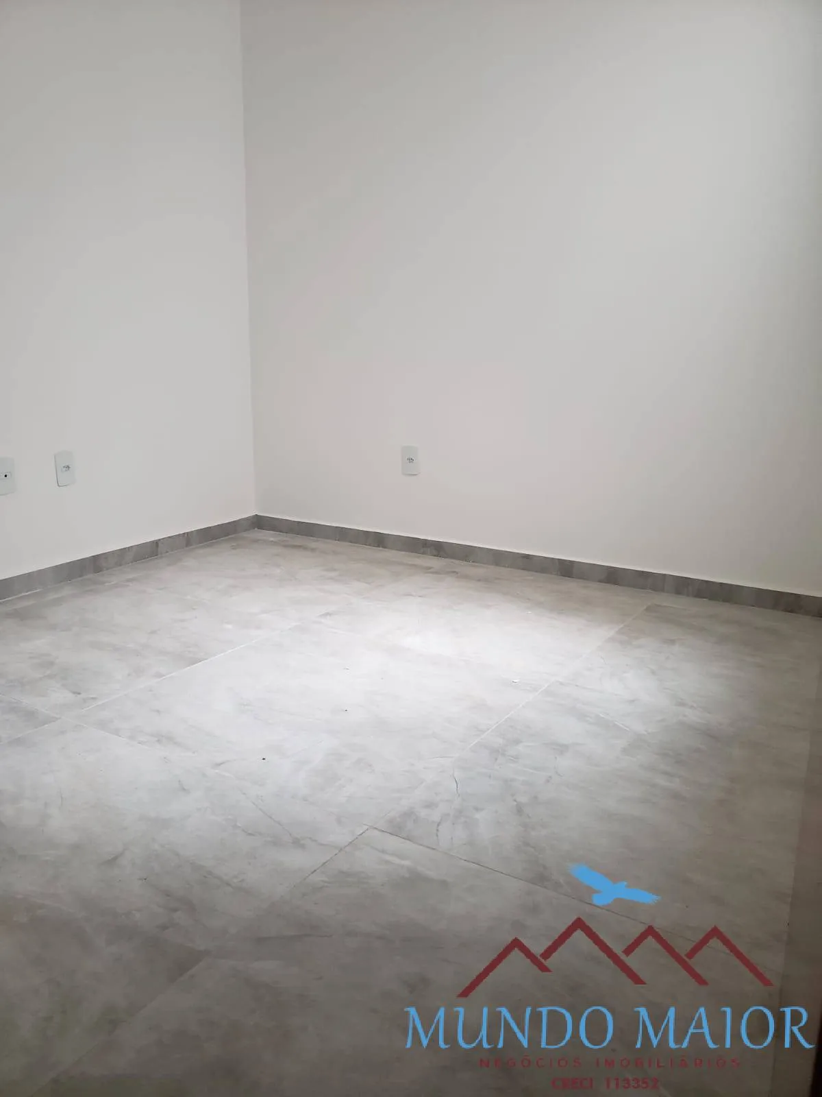 Imagem Casa Térrea com Porcelanato e Portão Automático - É Só Mudar!
