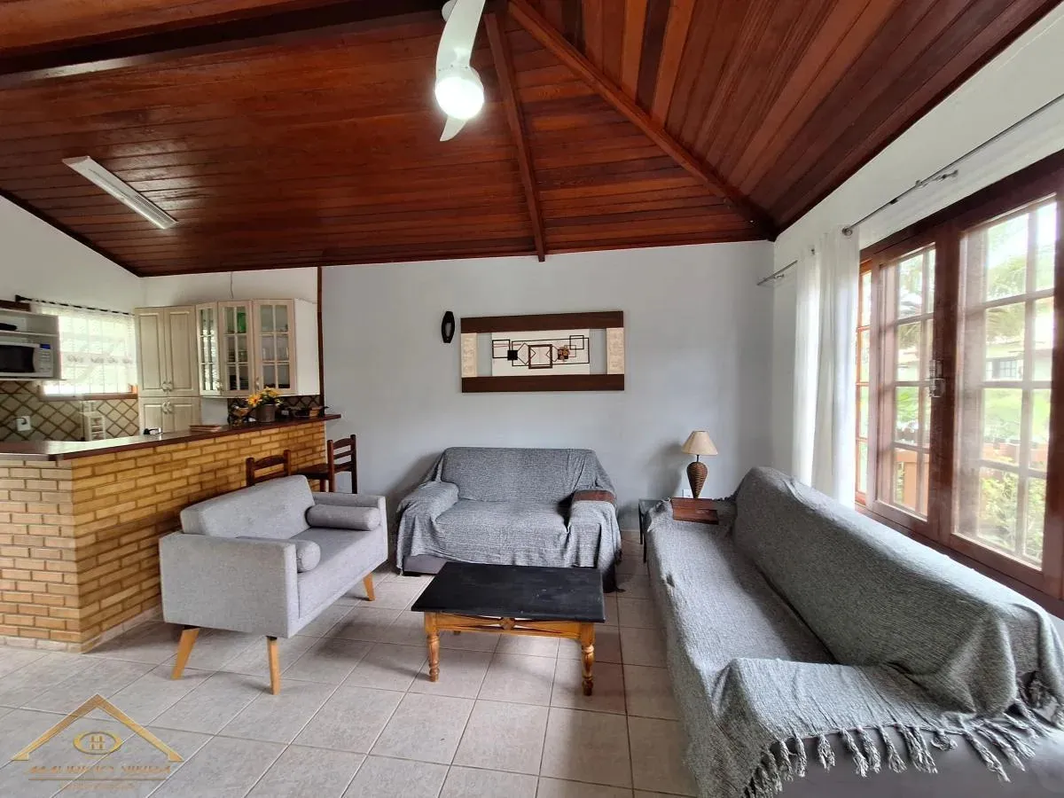 Imagem Casa em Condomínio para Venda em Cabo Frio / RJ no bairro Peró