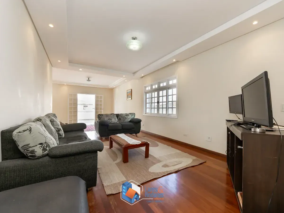 Imagem Sobrado para venda em Vila Marari com 4 quartos, sendo 2 suítes, 382m²