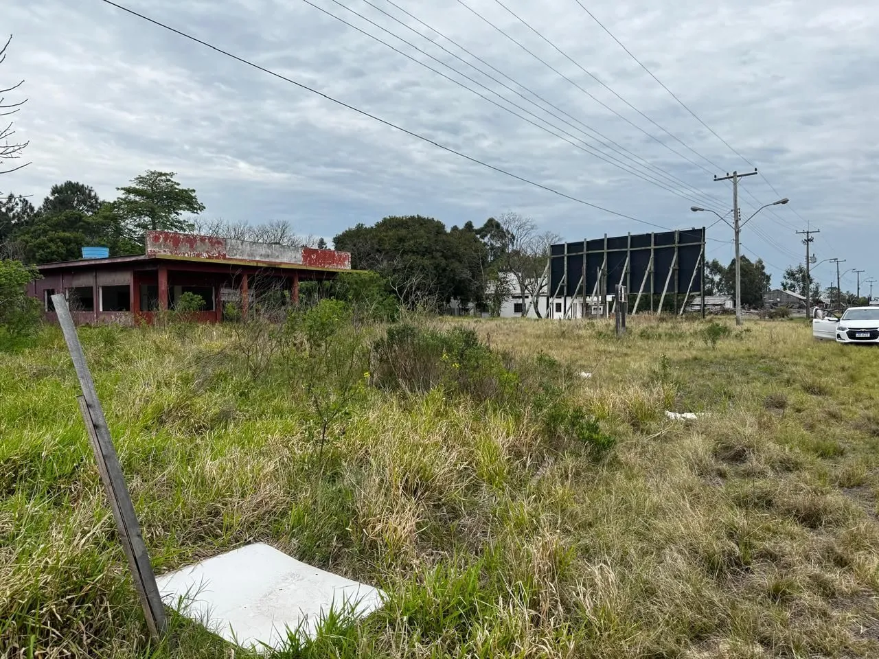 Imagem Terreno de 1 Hectare à Venda em Osório - Estrada do Mar de frente, RS com laudo Ambiental.