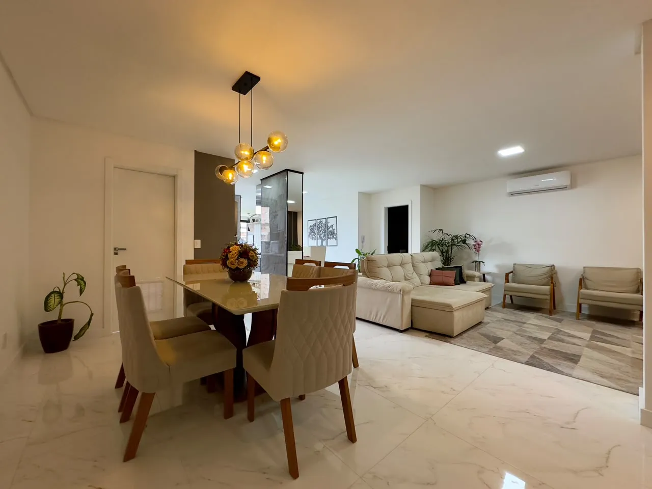 Imagem Apartamento à venda com 136m2 por R$ 2.200.000,00