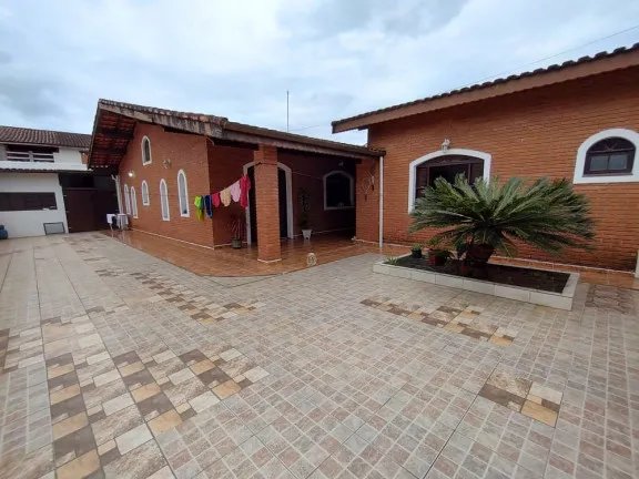 Foto do imóvel Casa com 3 Quartos à Venda, 180 m² em Jd. Corumbá - Itanhaém