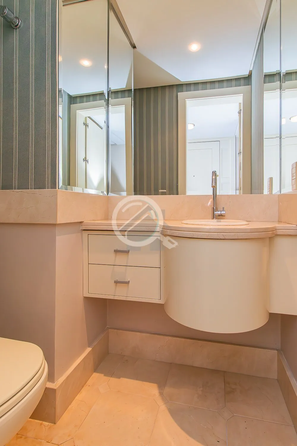 Imagem Apartamento 148m2 impecável, semi-mobiliado e junto ao Parcão! APTO BOSQUE: Viva o Encanto de Mora...
