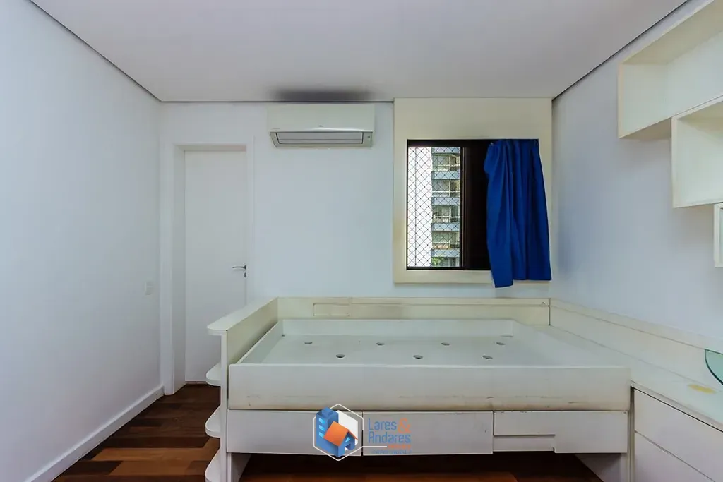 Imagem Apartamento à venda 3 Quartos 3 Suites 3 Vagas 198M² Moema São Paulo - SP