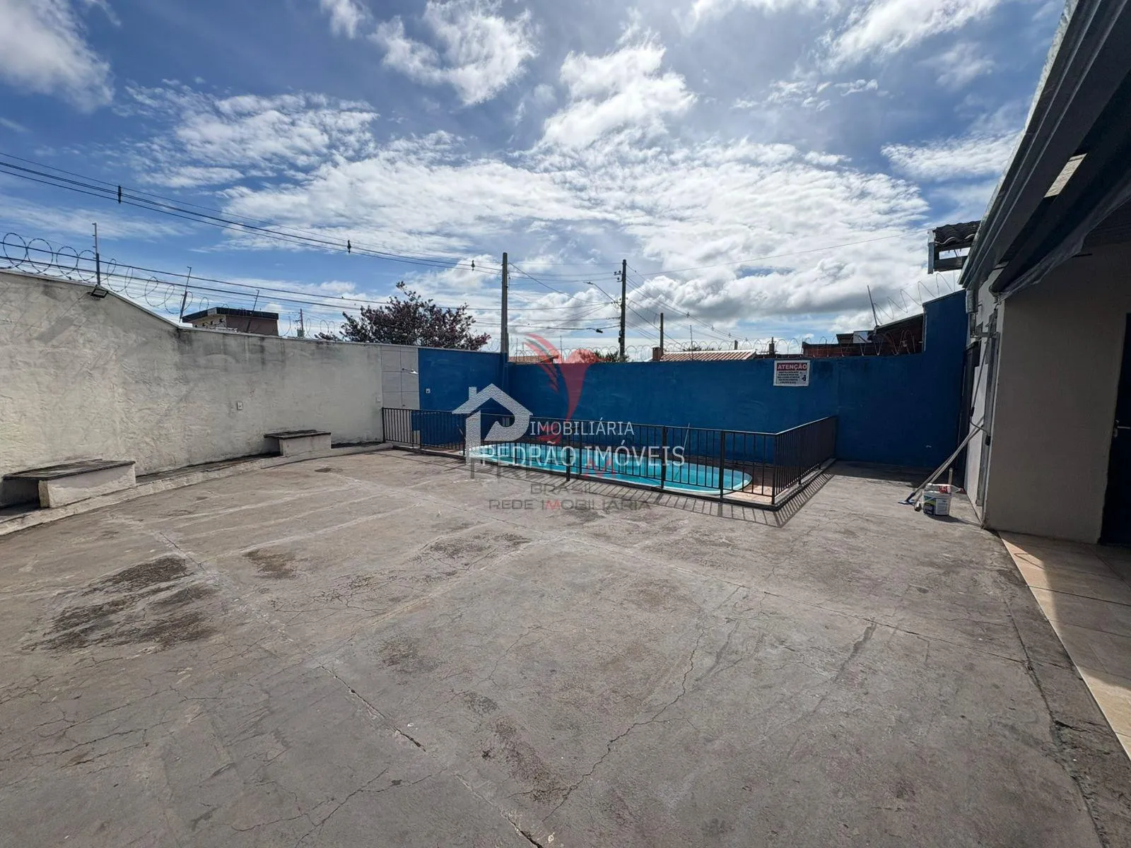 Imagem Casa de esquina no bairro Antonio Lopes. Lençóis Paulistas.. Aceita financiamento