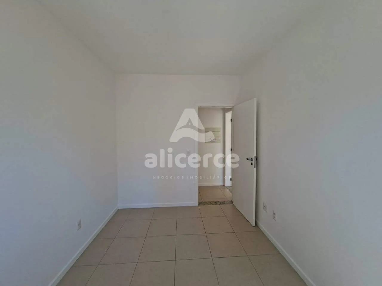 Imagem Apartamento à venda com 02 dormitórios sendo 01 suíte com 74 m² no bairro Kobrasol - São José - SC.