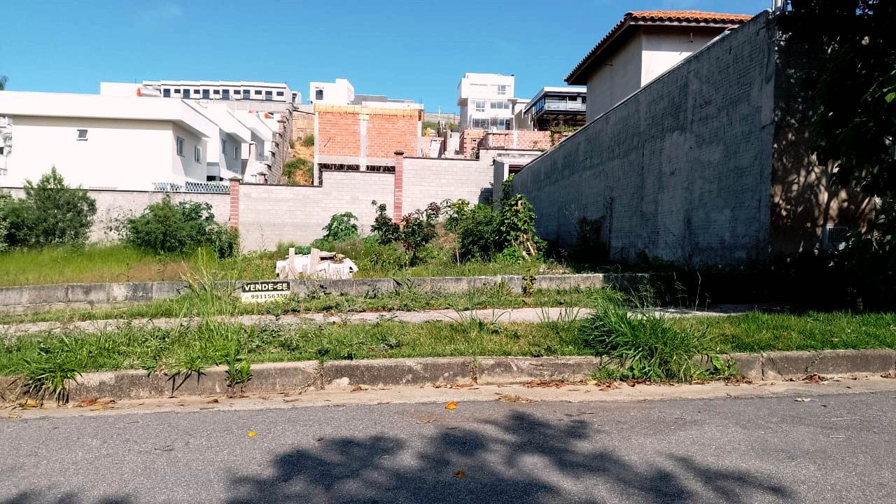 Terreno à Venda, 300 metros em Parque San Carlo - Poços de Caldas