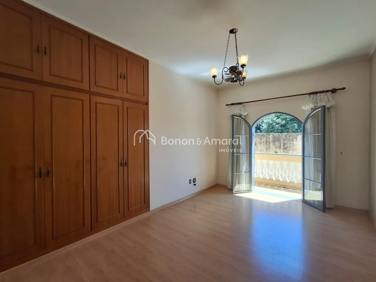 Imagem Linda casa com 5 quartos na Chácara Primavera
