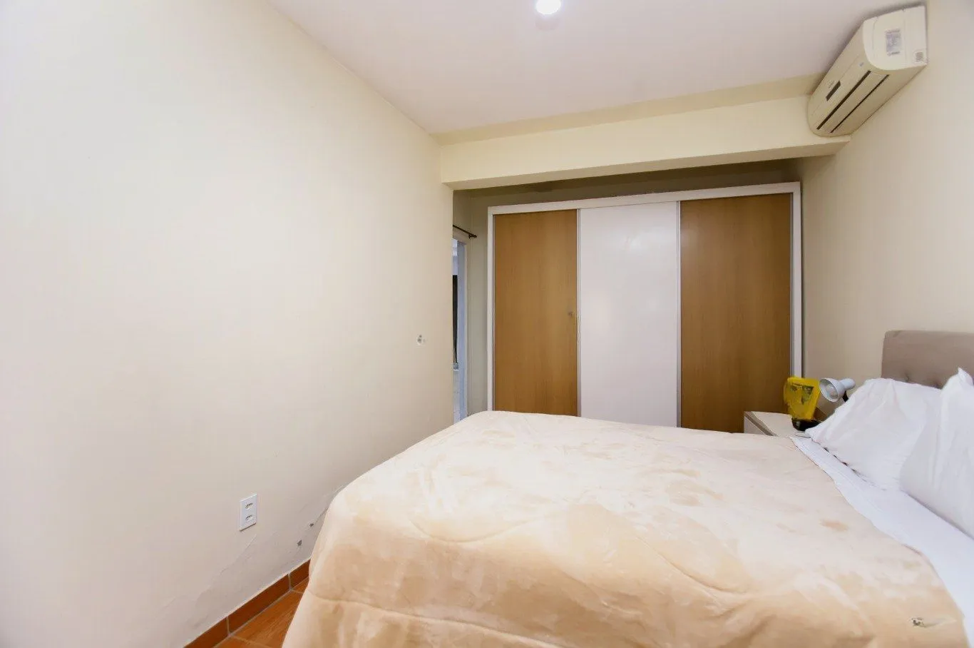 Imagem Casa com Edícula nos fundos, total de 5 dormitórios no Bairro gloria.