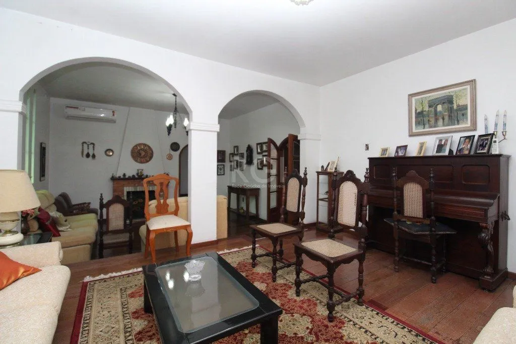 Imagem Casa para Venda - 406.36m², 6 dormitórios, sendo 6 suites, 2 vagas - Chácara das Pedras