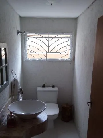 Imagem VENDA DE SOBRADO NO JARDIM PLANALTO, EM ARUJÁ/SP, 160m² com 3 suítes, 2 c/ sacada, sala de estar, copa, cozinha e garagem para 2 autos. CONSULTE-NOS.