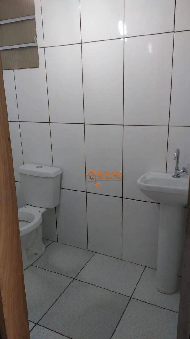 Imagem Terreno de esquina com 3 imoveis de Renda