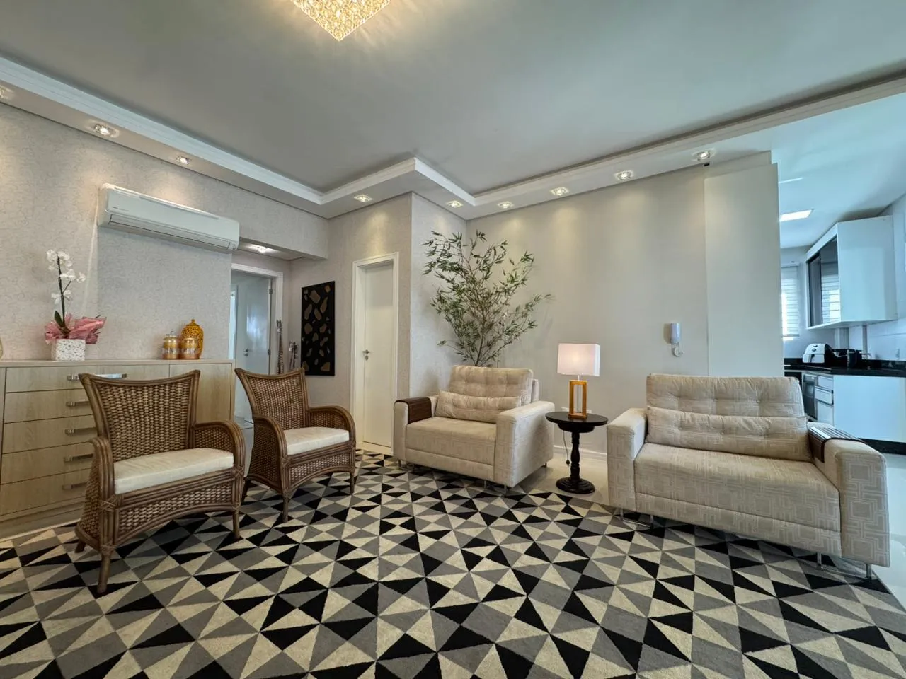 Imagem Apartamento com vista para o mar à venda com 180m2 por R$ 3.900.000,00