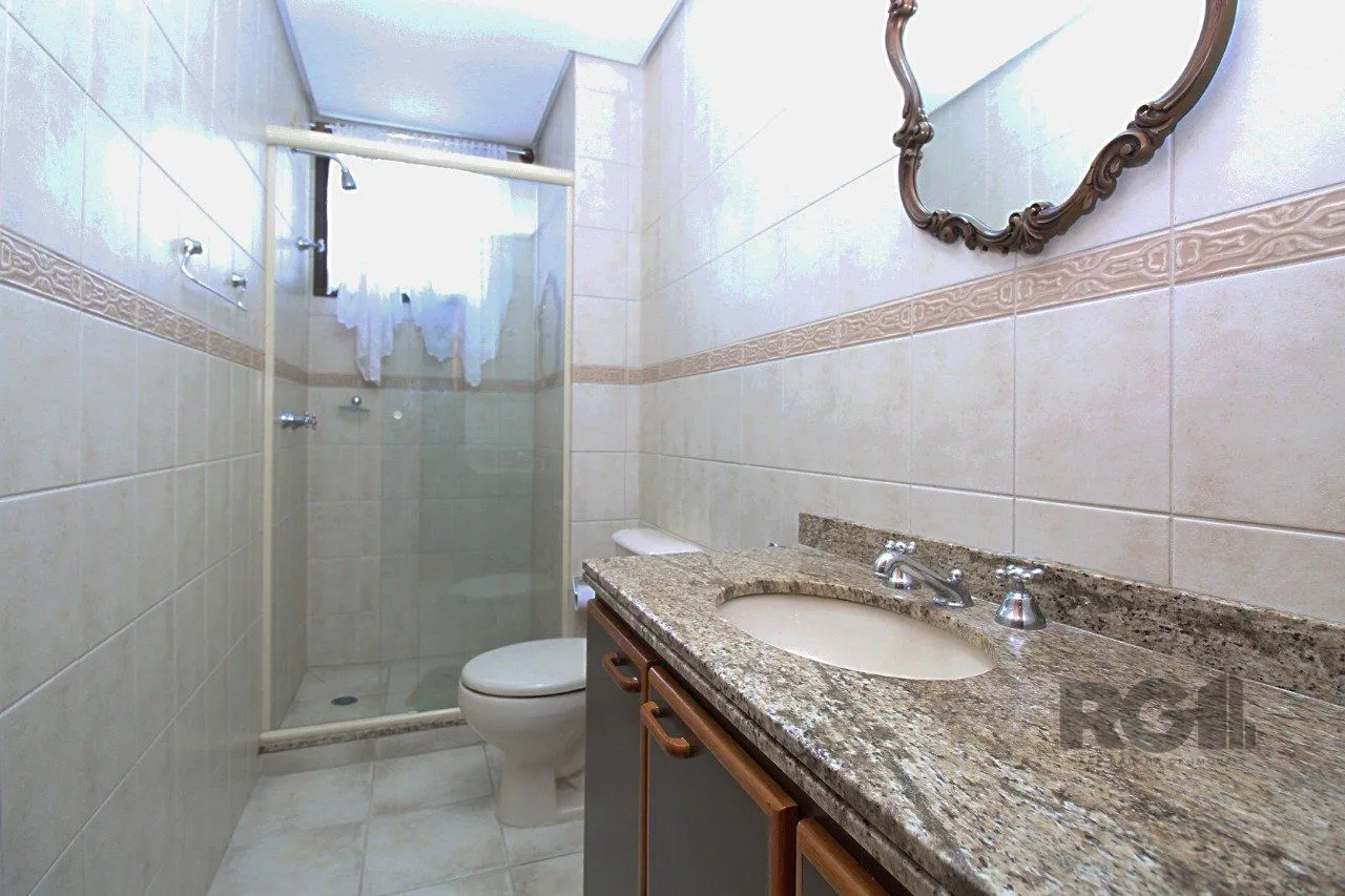 Imagem Apartamento de 3 dormitórios, suíte e 2 vagas de garagem no bairro Petrópolis em Porto Alegre