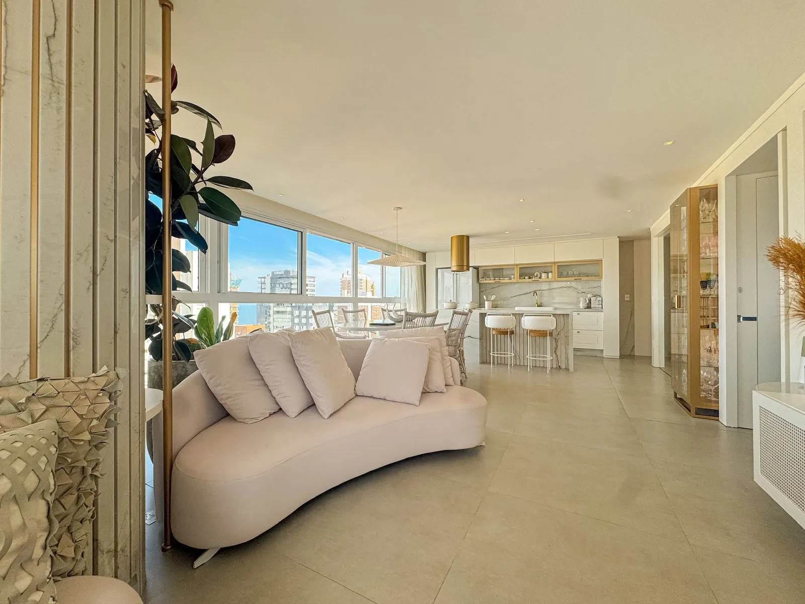 Imagem Cobertura à venda em Torres, Centro, com 3 quartos, 258m2