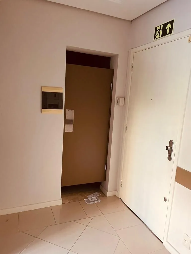Imagem Sala comercial à venda em Porto Alegre, Moinhos de Vento, 32.71m2