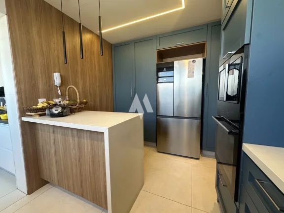 Imagem Apartamento reformado na Ponta da praia com 03 dormitórios!