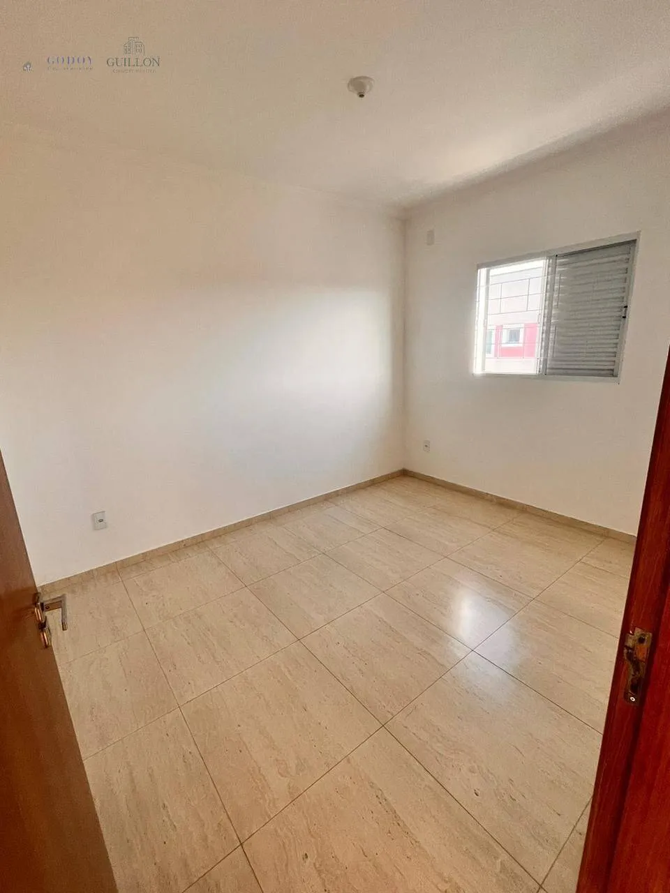 Foto do imóvel Apartamento para Venda 2 Quartos, sala com sacada, 1 Vaga de garagem com ótima localização, 55M², Parque São Domingos, Pindamonhangaba - SP | Edifício