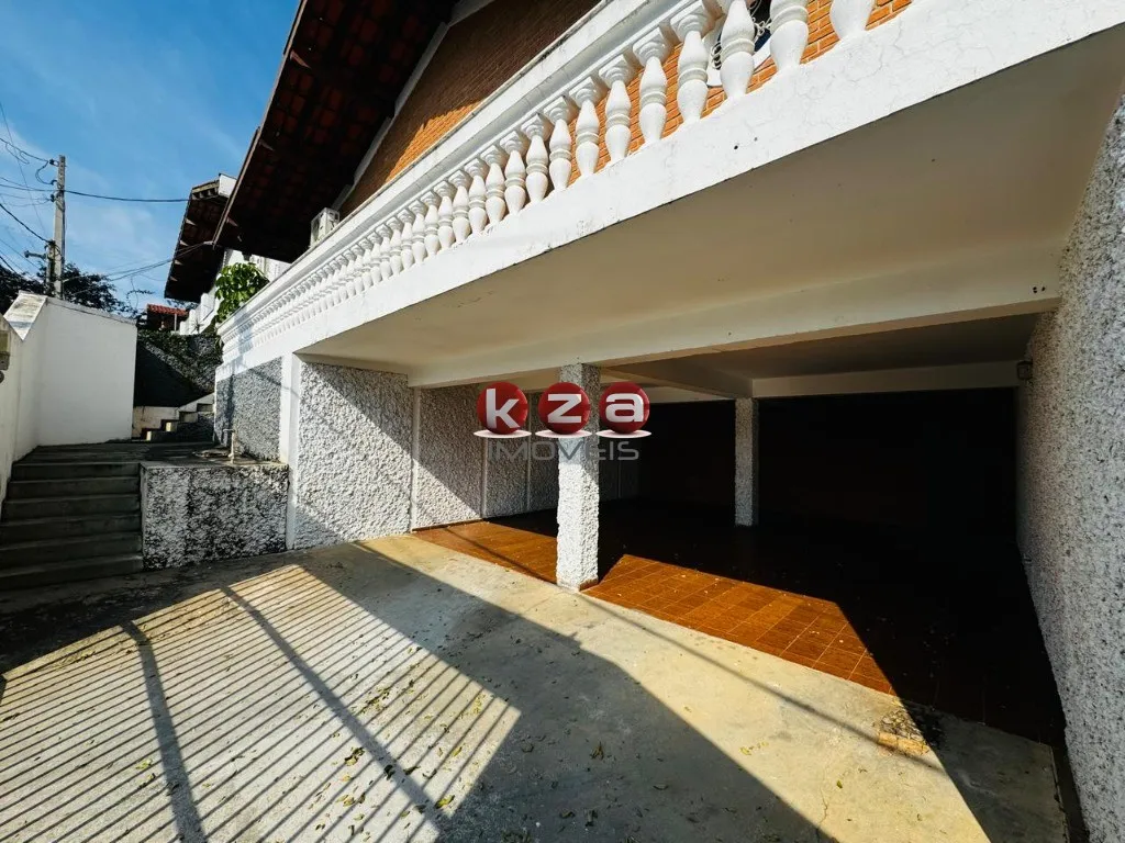 Imagem Imperdível oportunidade: Casa comercial de 3 quartos, 1 suíte, 3 salas, 3 banheiros e 2 vagas em Vinhedo-SP, Centro.
