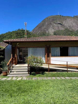Imagem Vendo esta luxuosa casa no bairro Conego . Nova Friburgo.