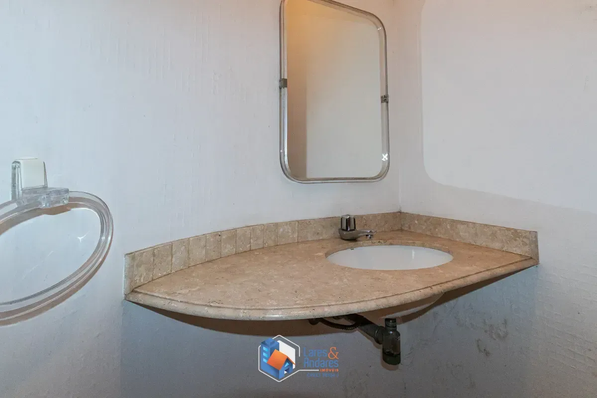 Imagem Sobrado para venda em Moema com 5 quartos, sendo 1 suíte, 209m²