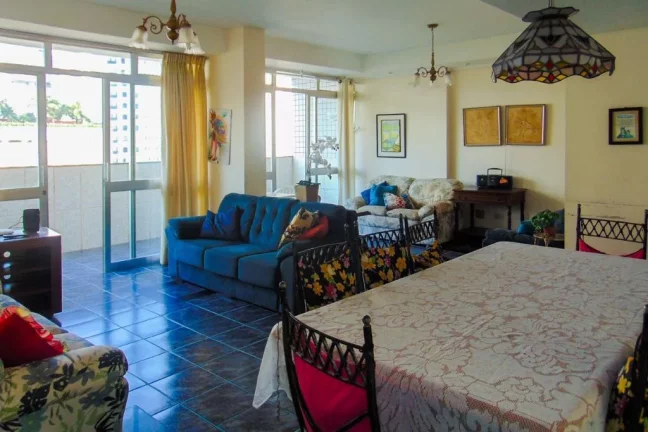 Foto do imóvel Pitangueiras - Amplo apartamento à 150 metros da praia.