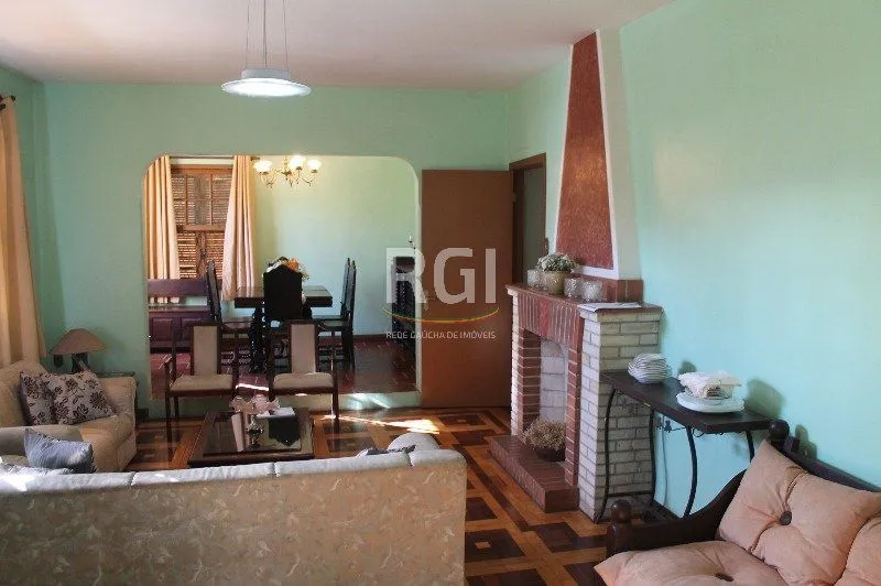 Imagem Casa para Venda - 220m², 4 dormitórios, 9 vagas - Cristal