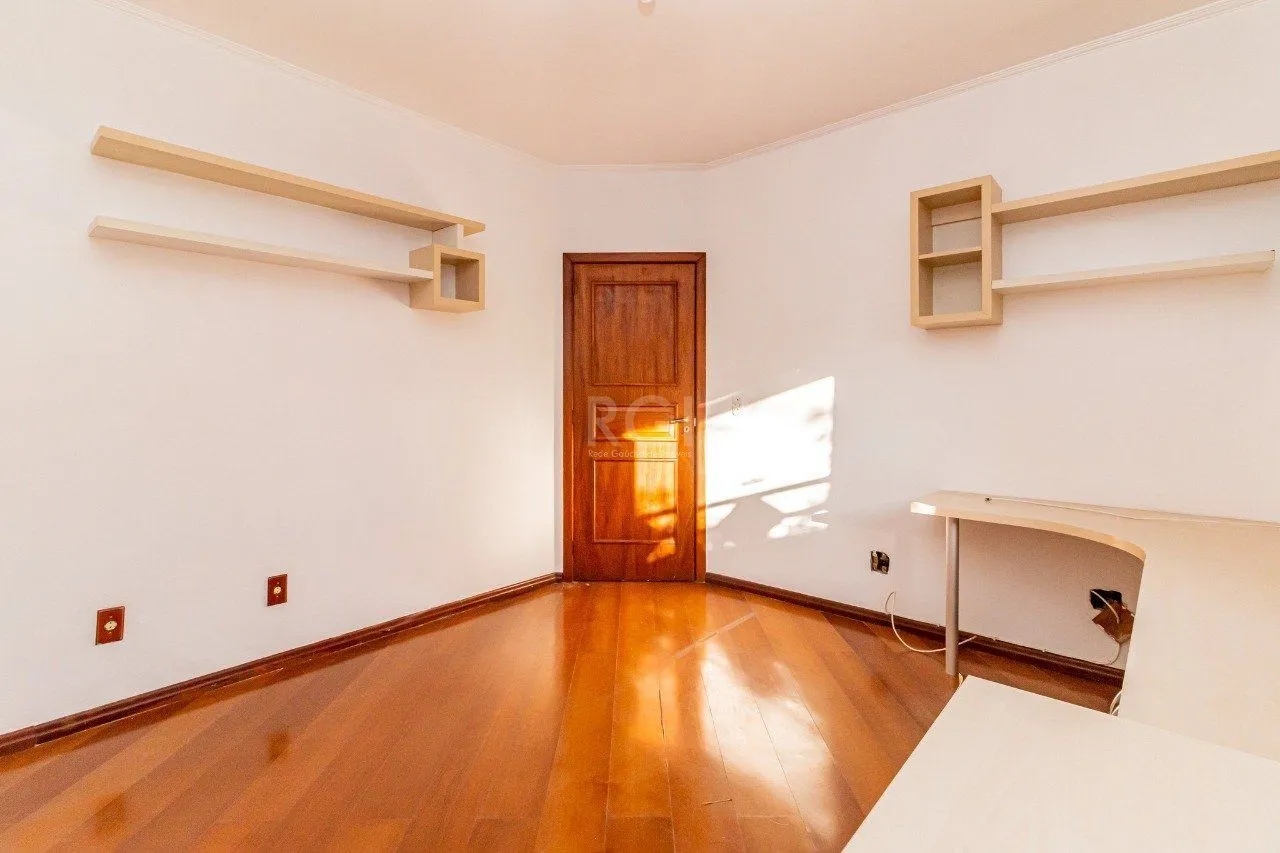 Imagem Casa para Venda - 431m², 4 dormitórios, sendo 2 suites, 3 vagas - Jardim Itu Sabará